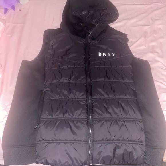 Women’s XL - DKNY Puffer Vest, Black - Picture 5 of 14